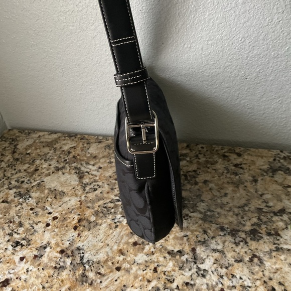 Coach Vintage Signature Canvas 2 Way Bag - Picture 7 of 10